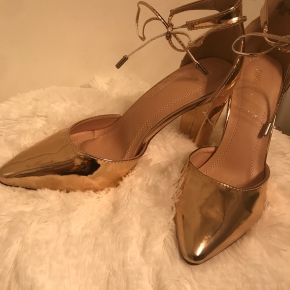 Gold chunky heel pump - never worn - Picture 3 of 3